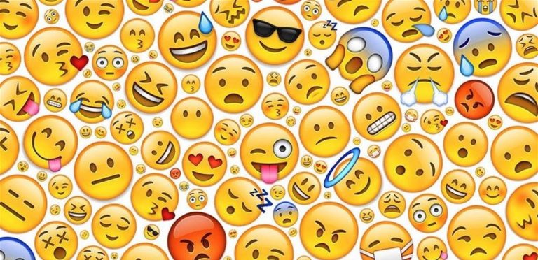 الستيكرز والإيموجي سلاح ذو حدين